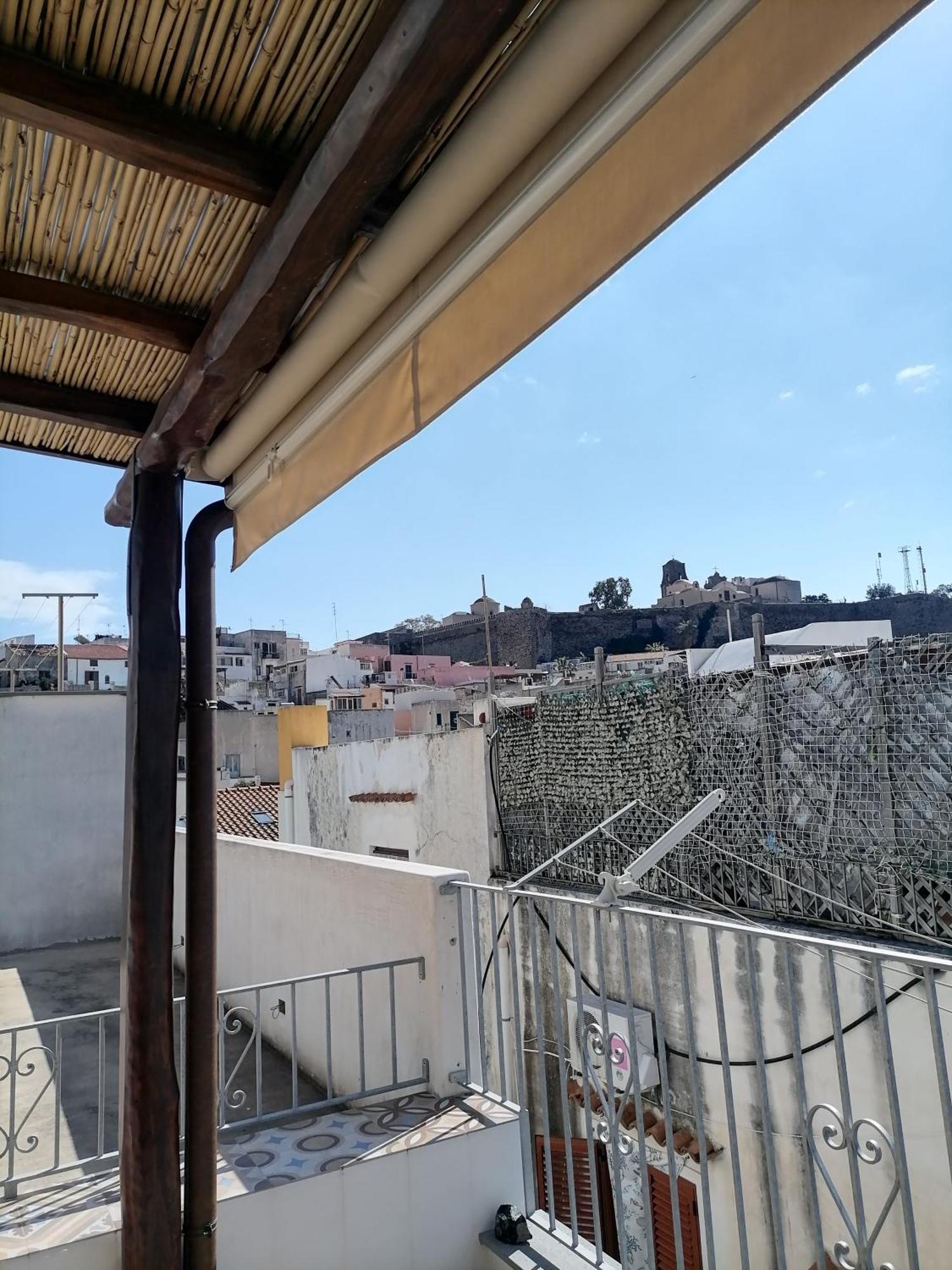 Villa "La Casa Dell'Architetto" Con Terrazza Panoramica In Centro Storico E A Due Passi Dal Porto Lipari  Exterior foto