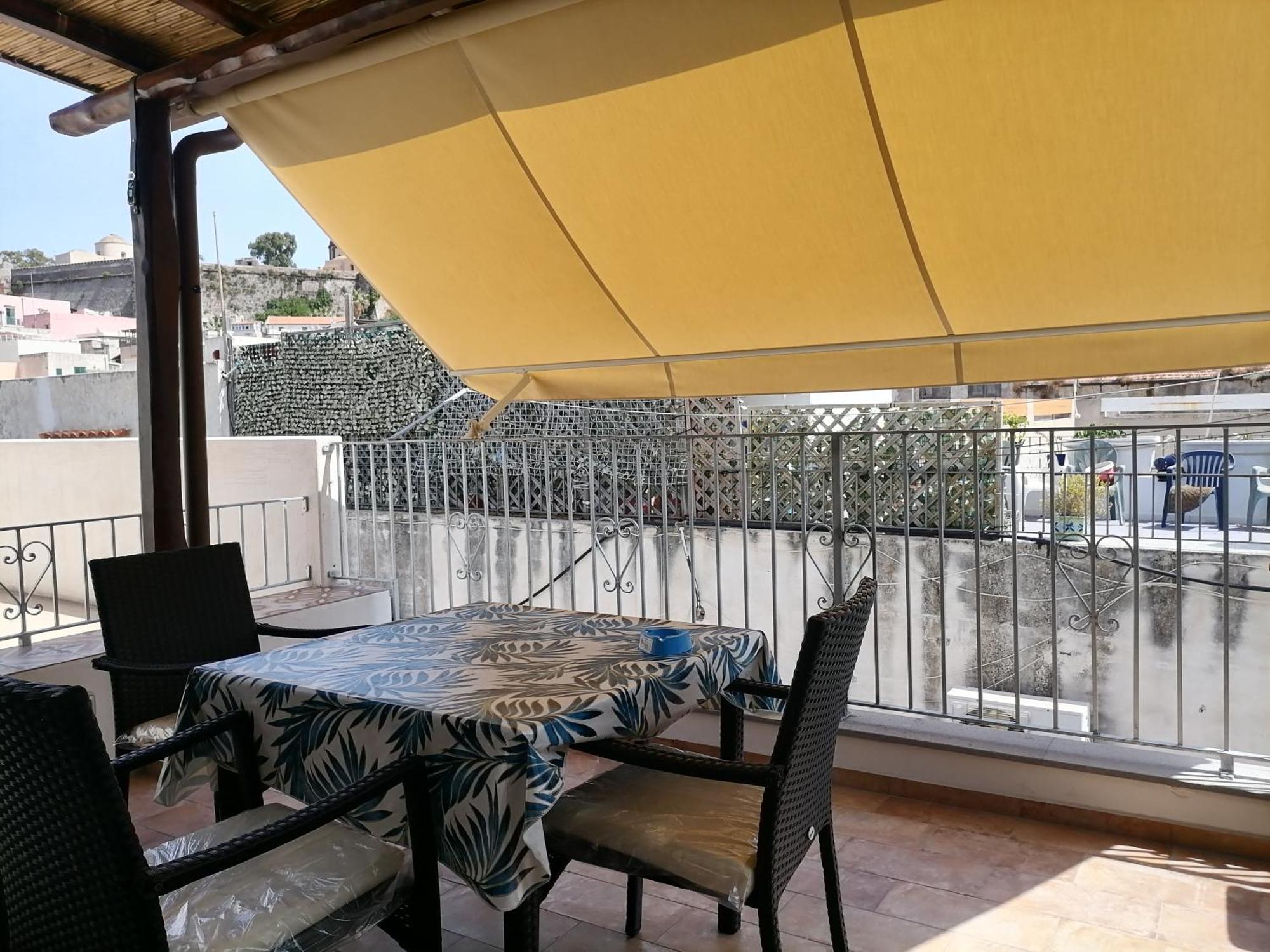 Villa "La Casa Dell'Architetto" Con Terrazza Panoramica In Centro Storico E A Due Passi Dal Porto Lipari  Exterior foto